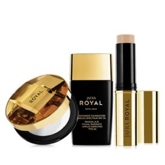 Makeup - Picture 4 of 7